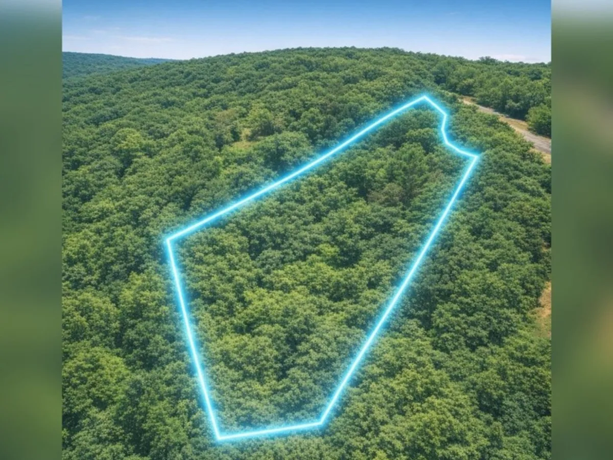 0.83 Acres in Ashland City, Cheatham County